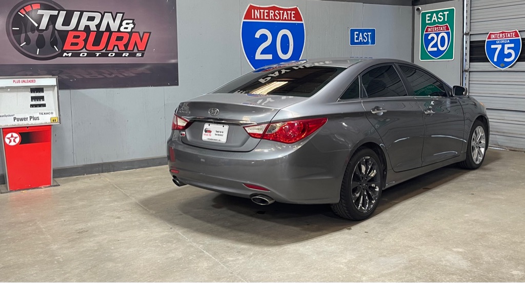 Photo 4 of this HYUNDAI SONATA