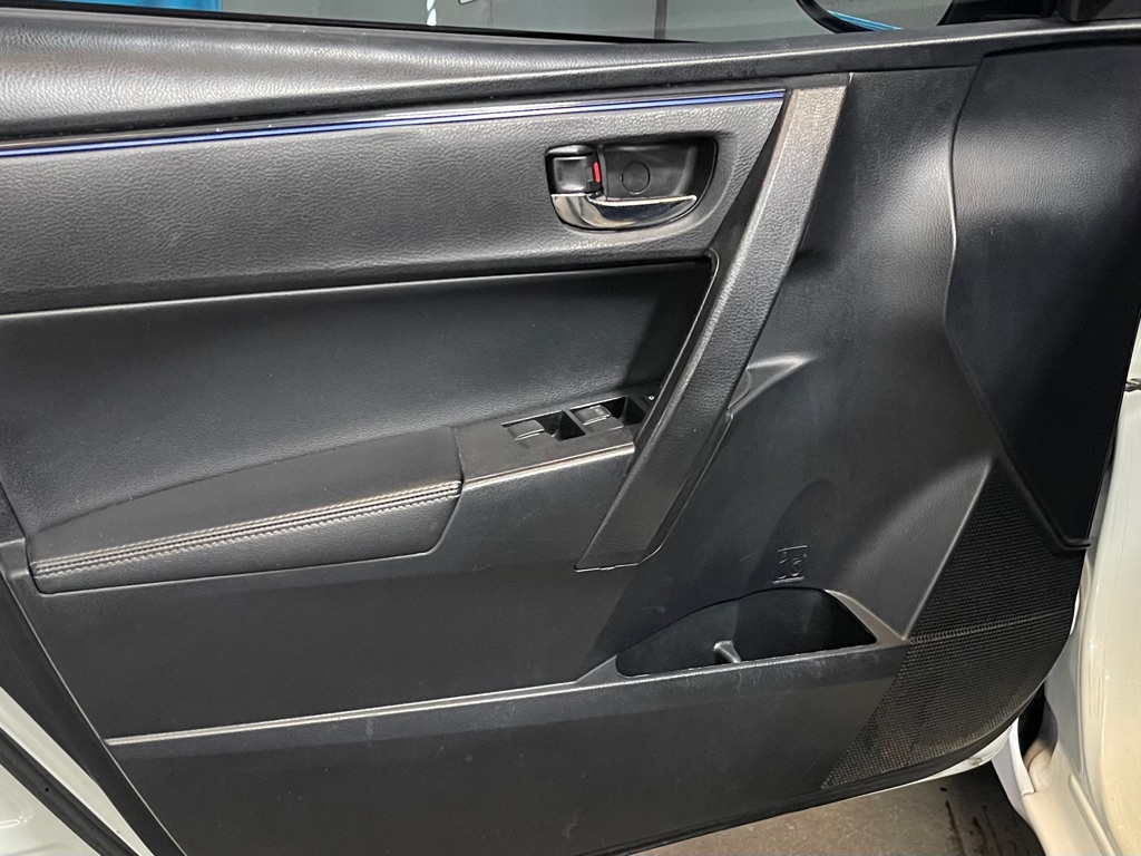 Photo 9 of this TOYOTA COROLLA