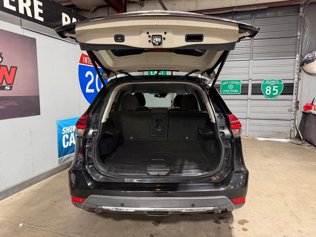 Photo 7 of this NISSAN ROGUE