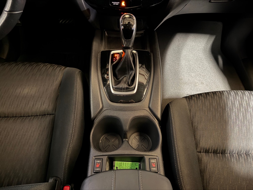 Photo 14 of this NISSAN ROGUE