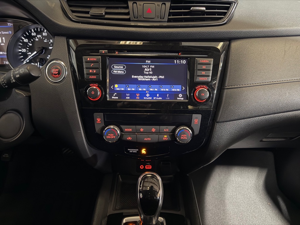 Photo 13 of this NISSAN ROGUE