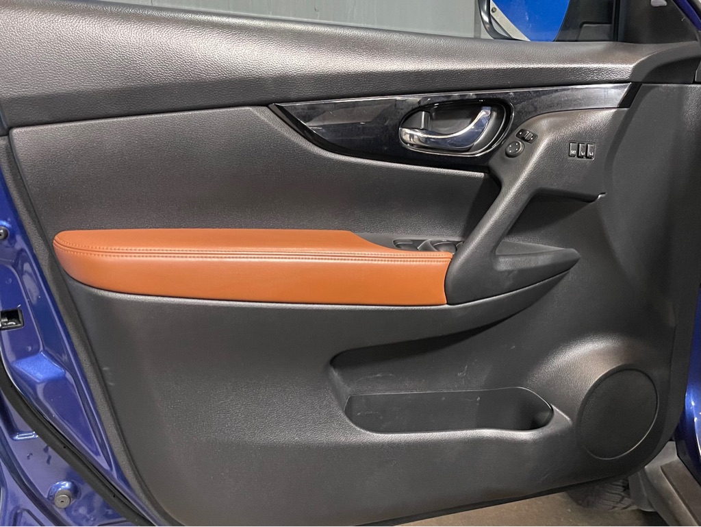 Photo 9 of this NISSAN ROGUE