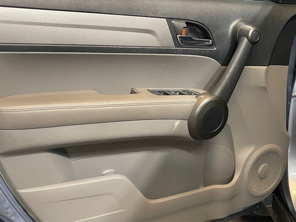 Photo 9 of this HONDA CR-V