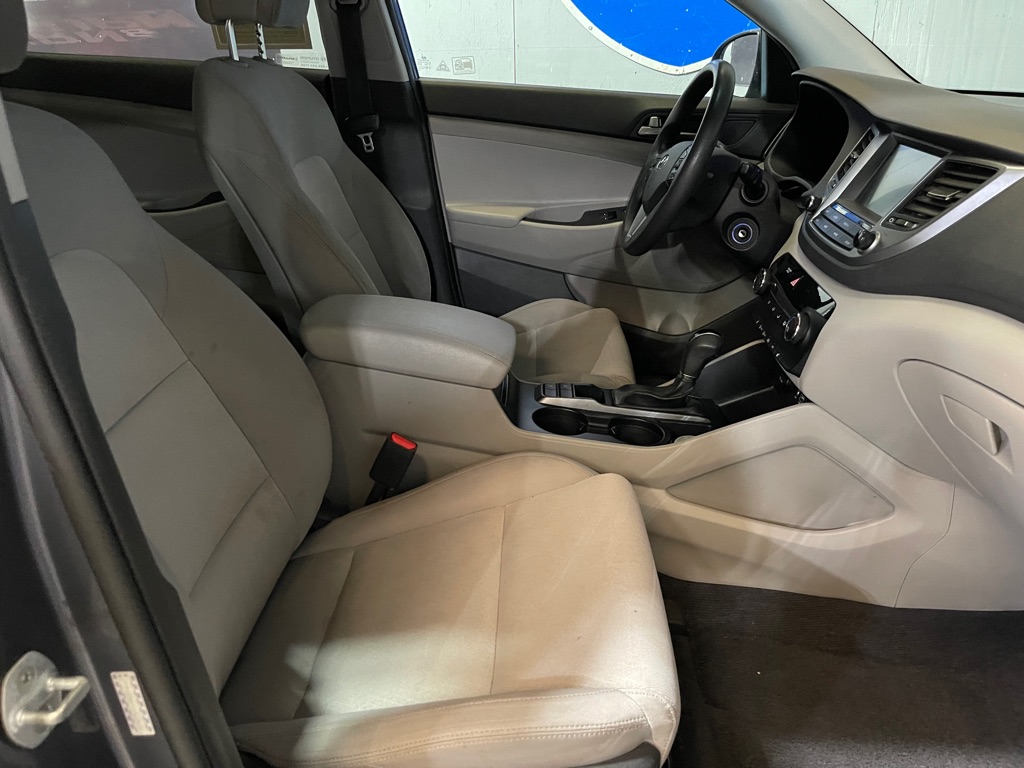 Photo 17 of this HYUNDAI TUCSON