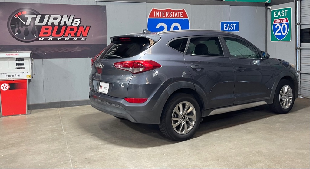 Photo 5 of this HYUNDAI TUCSON