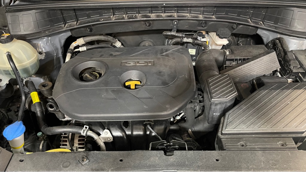 Photo 8 of this HYUNDAI TUCSON