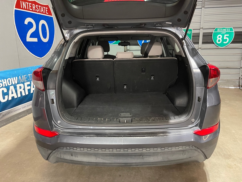 Photo 7 of this HYUNDAI TUCSON