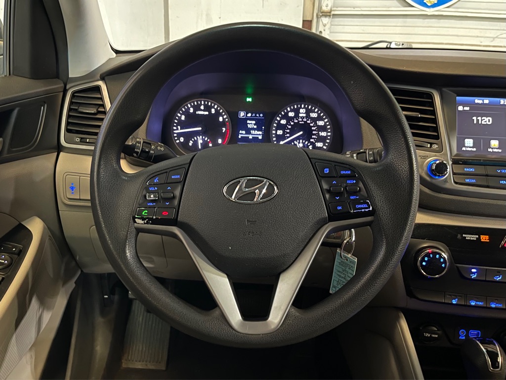 Photo 12 of this HYUNDAI TUCSON