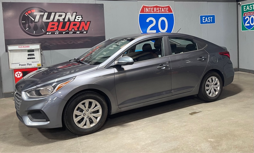 Photo 3 of this HYUNDAI ACCENT