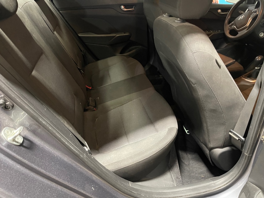 Photo 18 of this HYUNDAI ACCENT