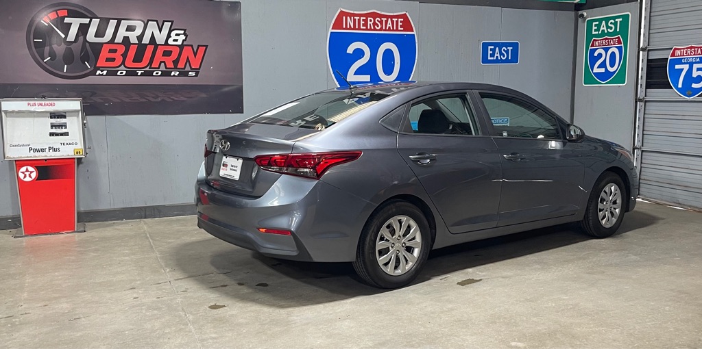 Photo 5 of this HYUNDAI ACCENT