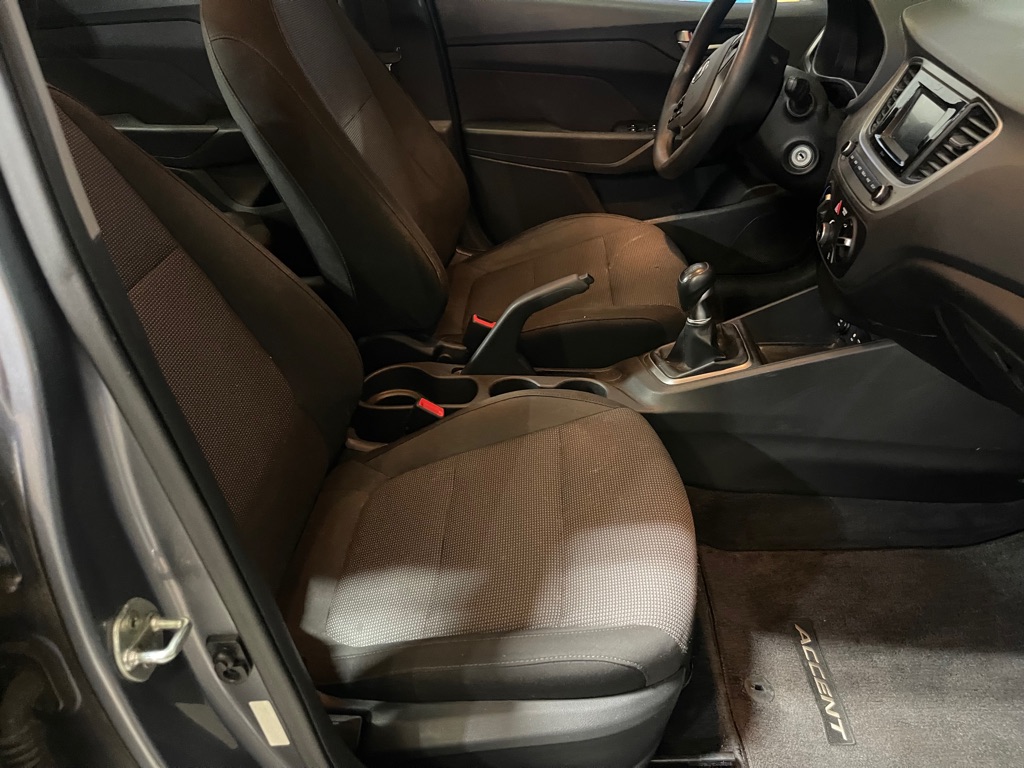 Photo 16 of this HYUNDAI ACCENT