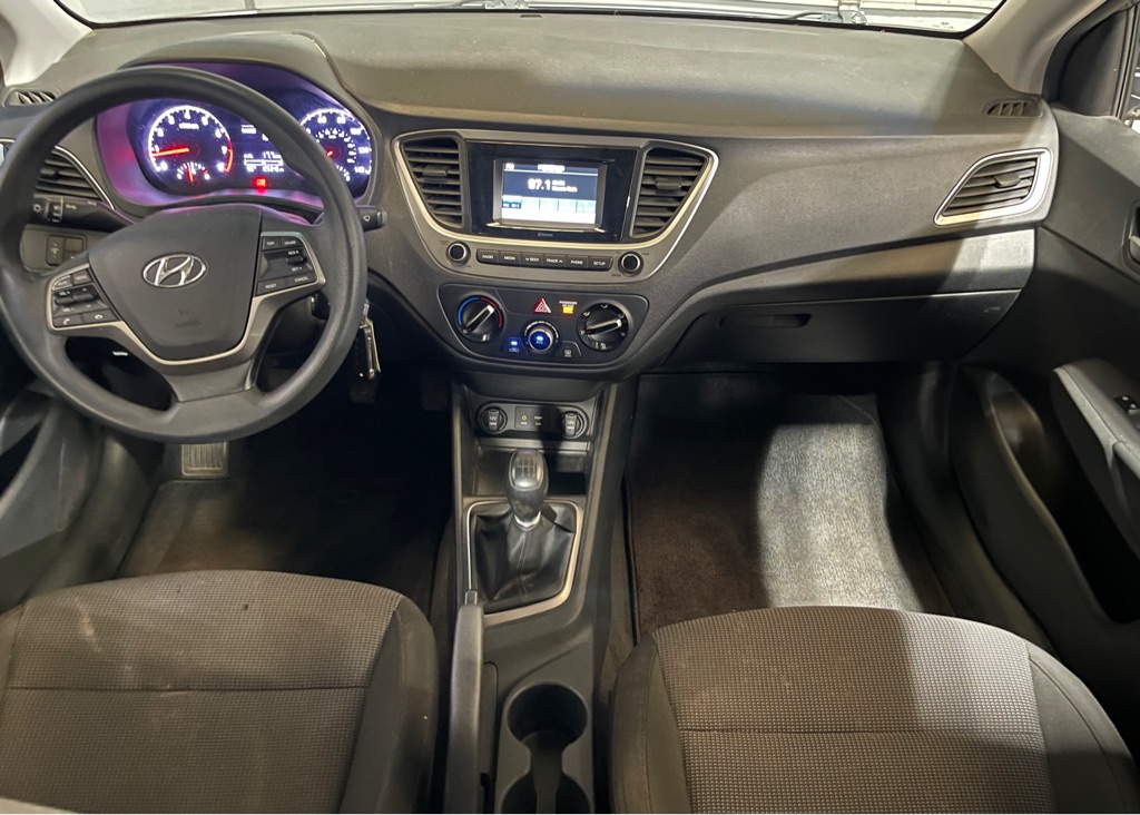 Photo 14 of this HYUNDAI ACCENT