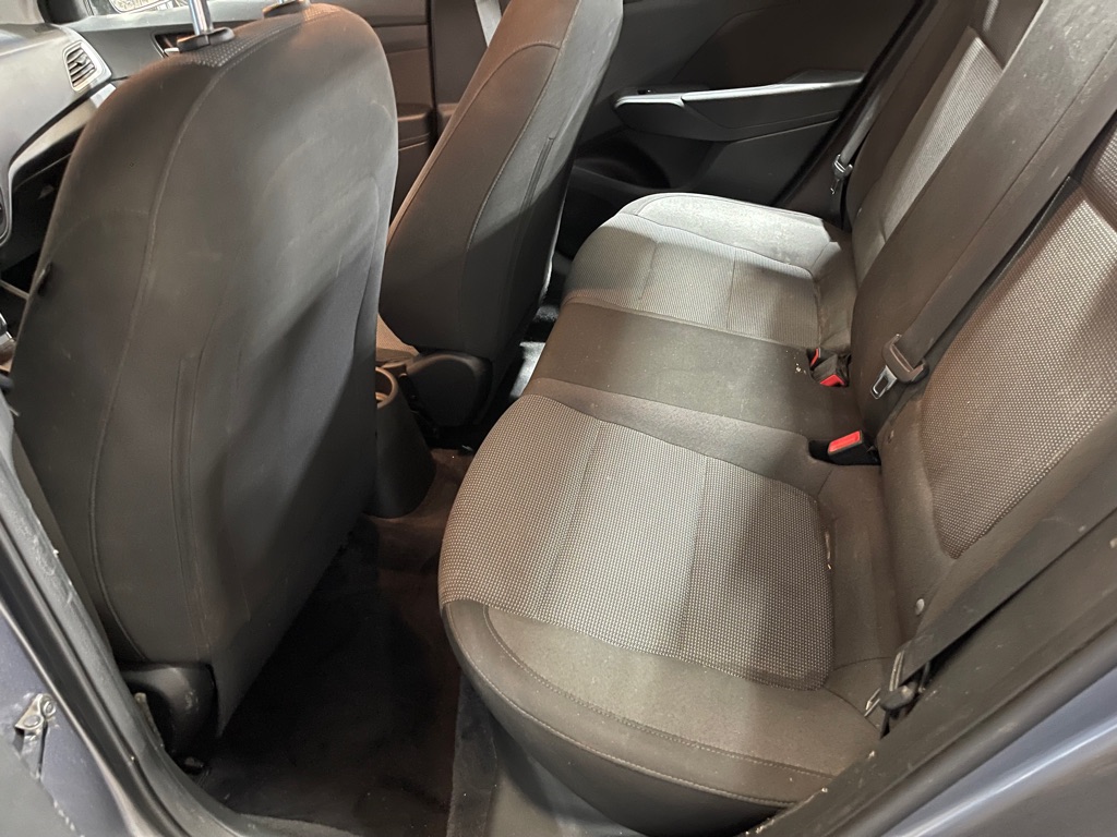 Photo 17 of this HYUNDAI ACCENT