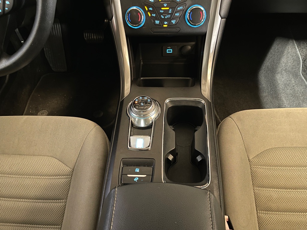 Photo 14 of this FORD FUSION HYBRID