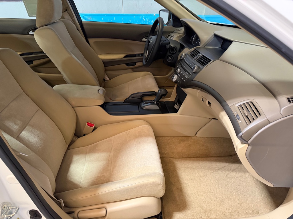 Photo 17 of this HONDA ACCORD