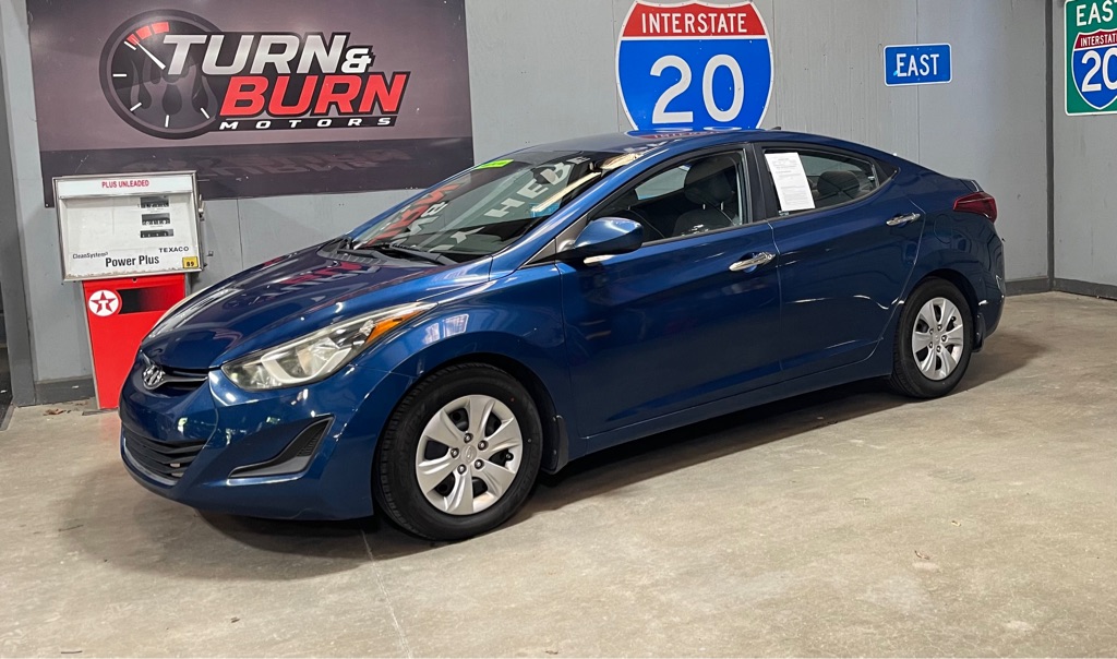Photo 3 of this HYUNDAI ELANTRA