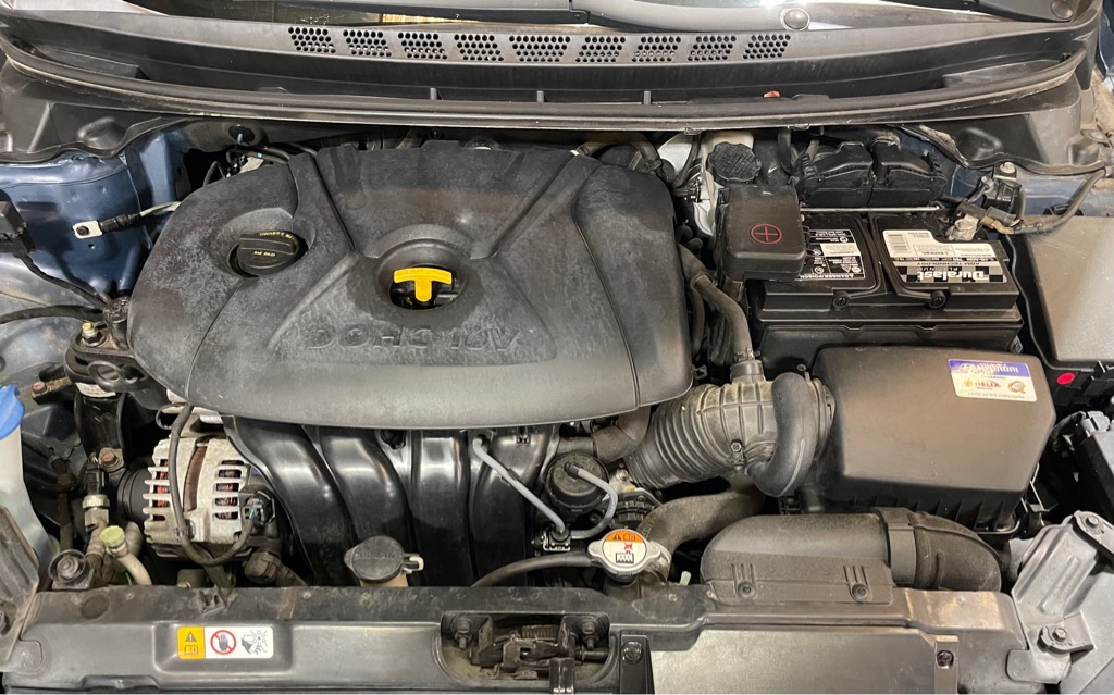 Photo 8 of this HYUNDAI ELANTRA