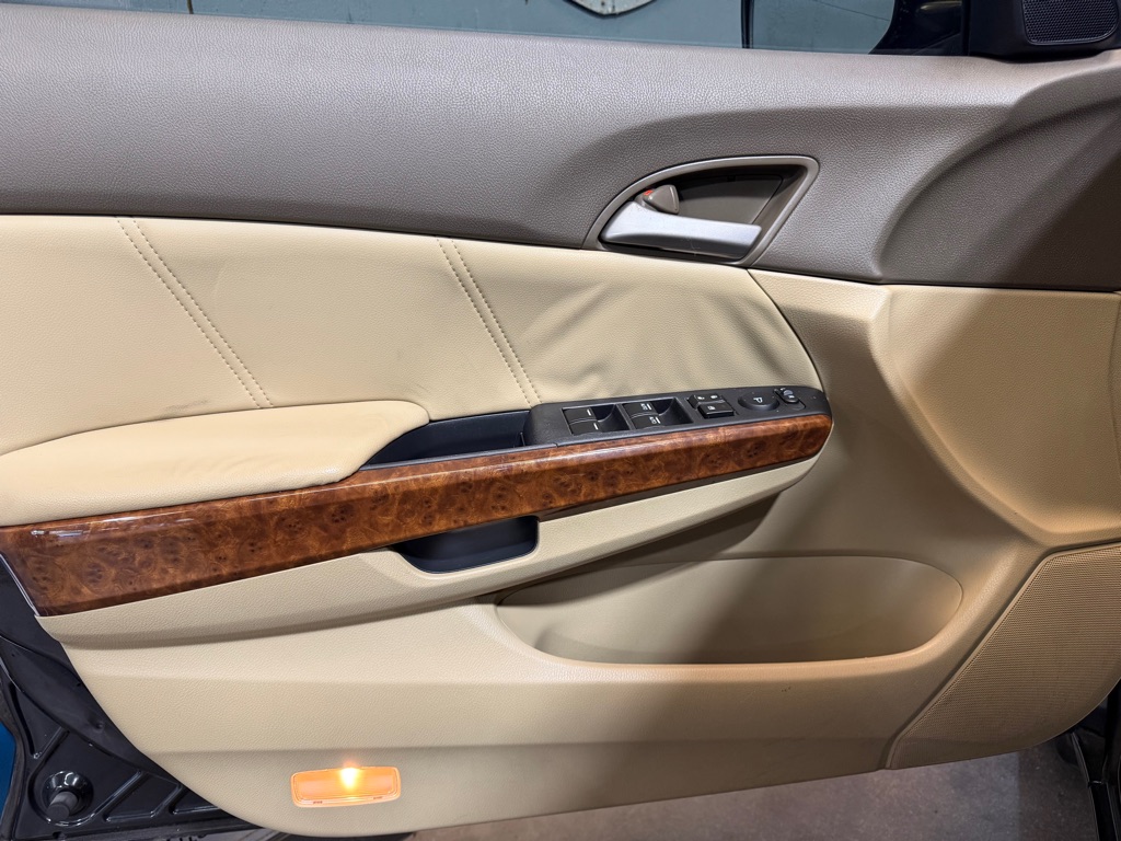 Photo 9 of this HONDA ACCORD