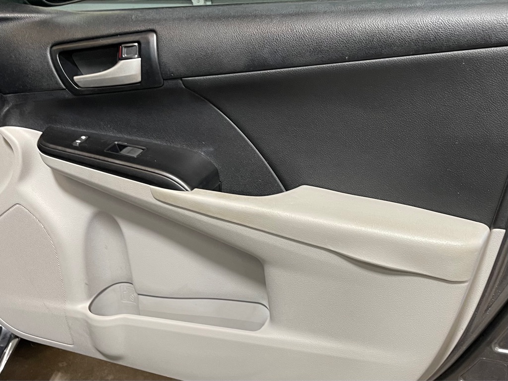 Photo 16 of this TOYOTA CAMRY