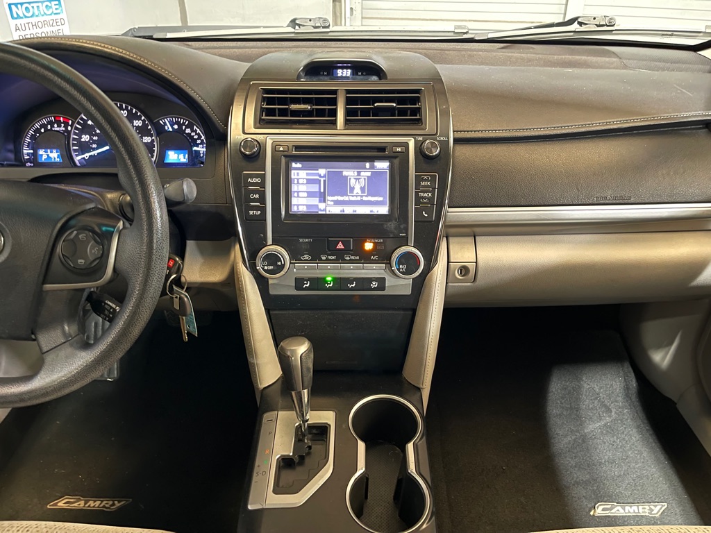 Photo 13 of this TOYOTA CAMRY