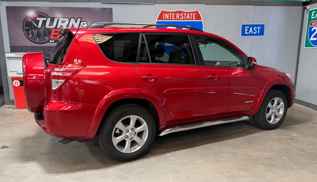 Photo 5 of this TOYOTA RAV4