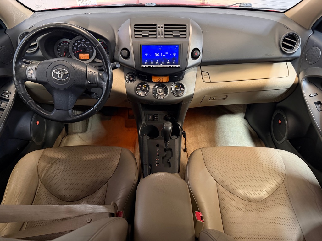 Photo 15 of this TOYOTA RAV4