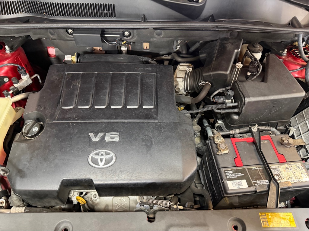 Photo 8 of this TOYOTA RAV4