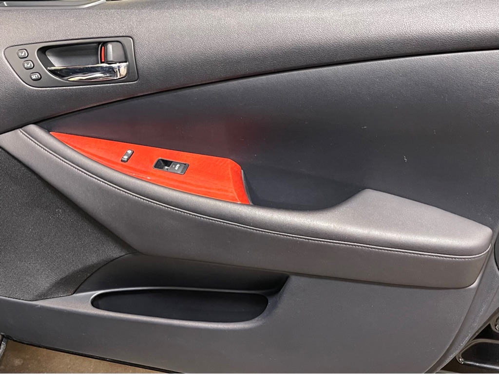 Photo 16 of this LEXUS ES 350