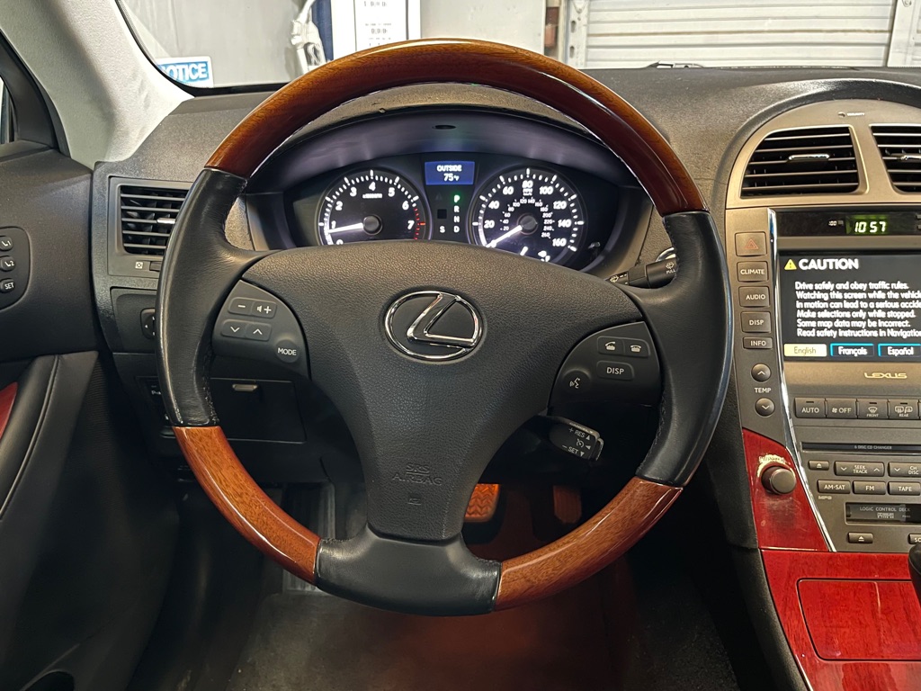 Photo 12 of this LEXUS ES 350