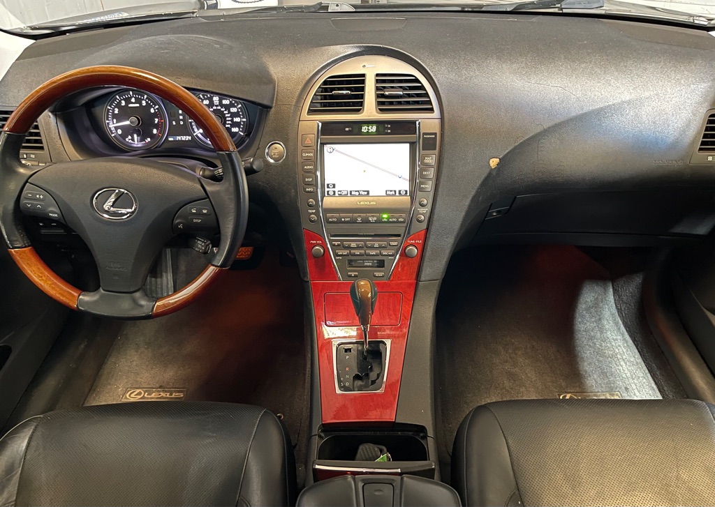 Photo 15 of this LEXUS ES 350