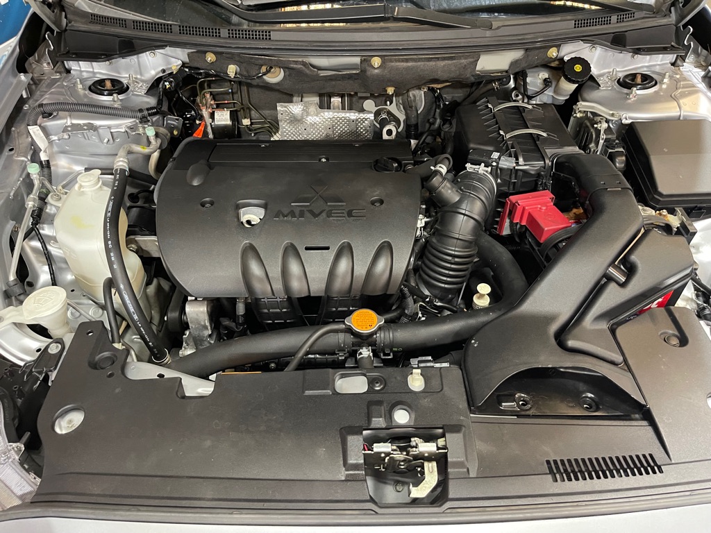 Photo 8 of this MITSUBISHI LANCER