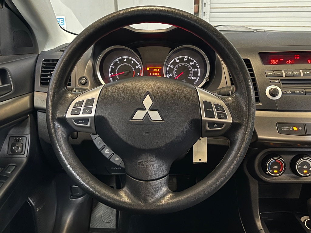 Photo 12 of this MITSUBISHI LANCER