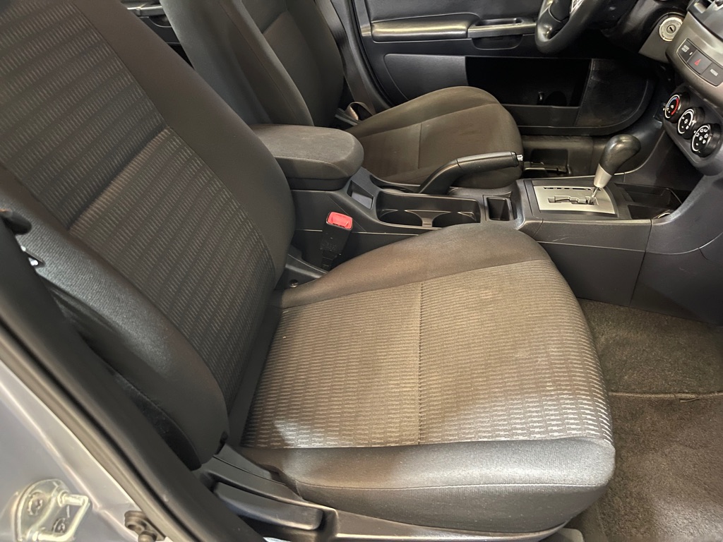 Photo 17 of this MITSUBISHI LANCER