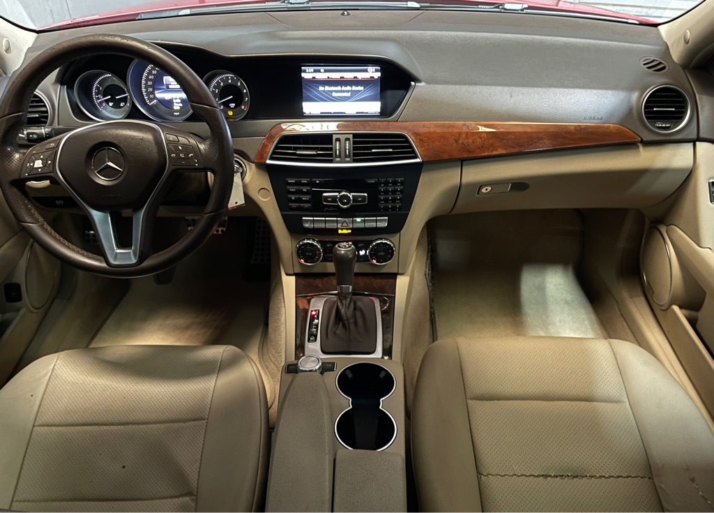 Photo 15 of this MERCEDES-BENZ C-CLASS