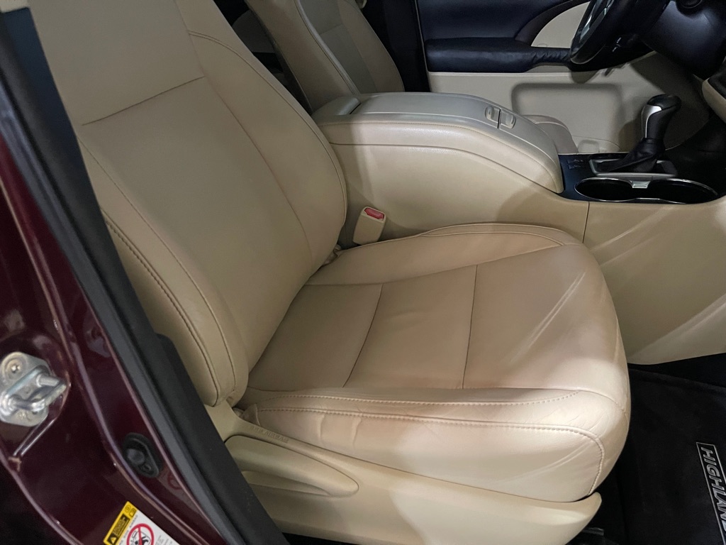 Photo 17 of this TOYOTA HIGHLANDER