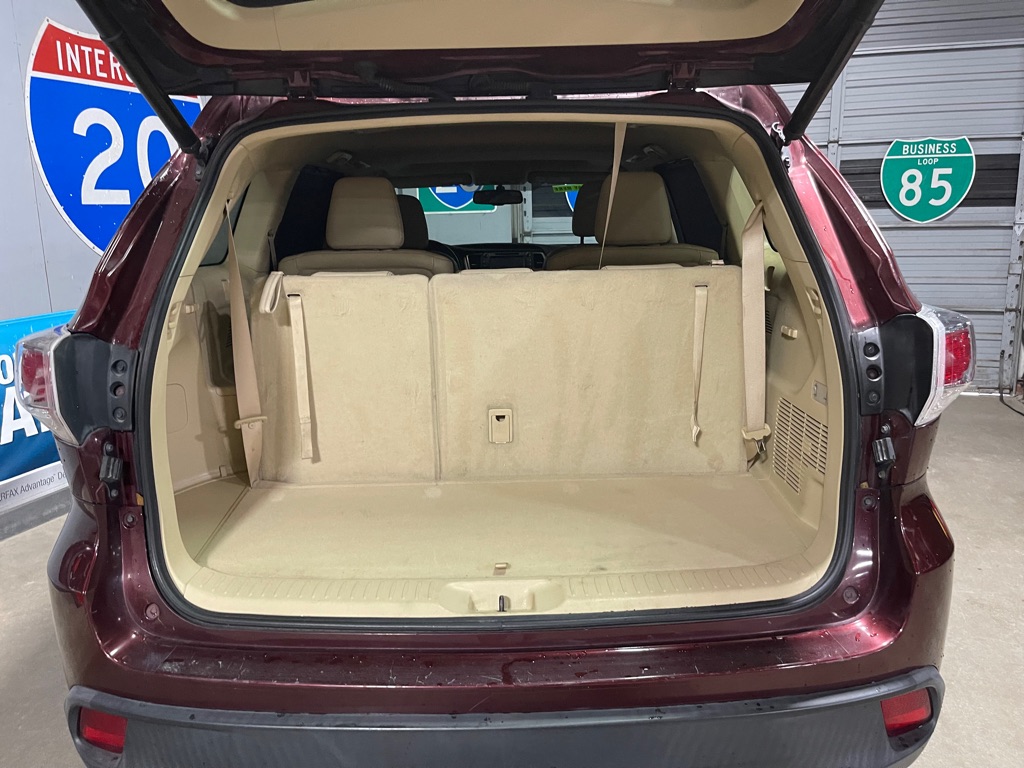 Photo 7 of this TOYOTA HIGHLANDER