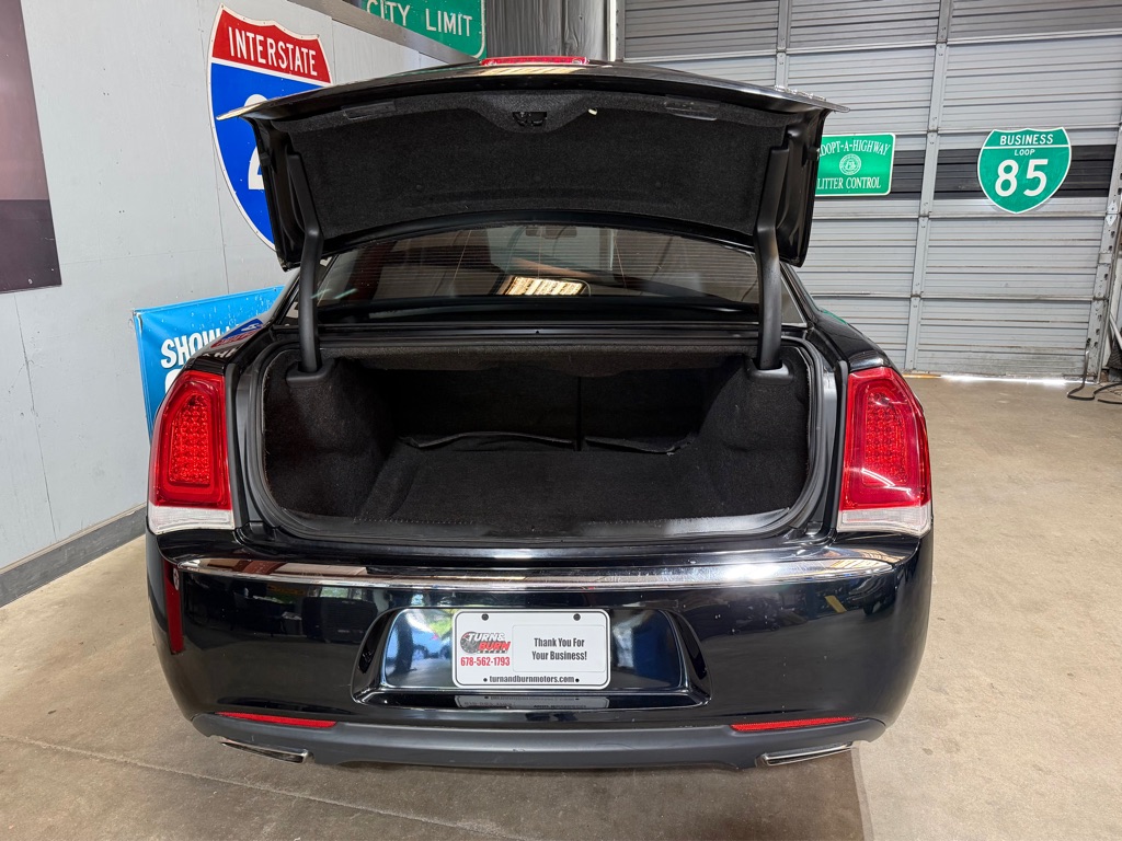 Photo 7 of this CHRYSLER 300