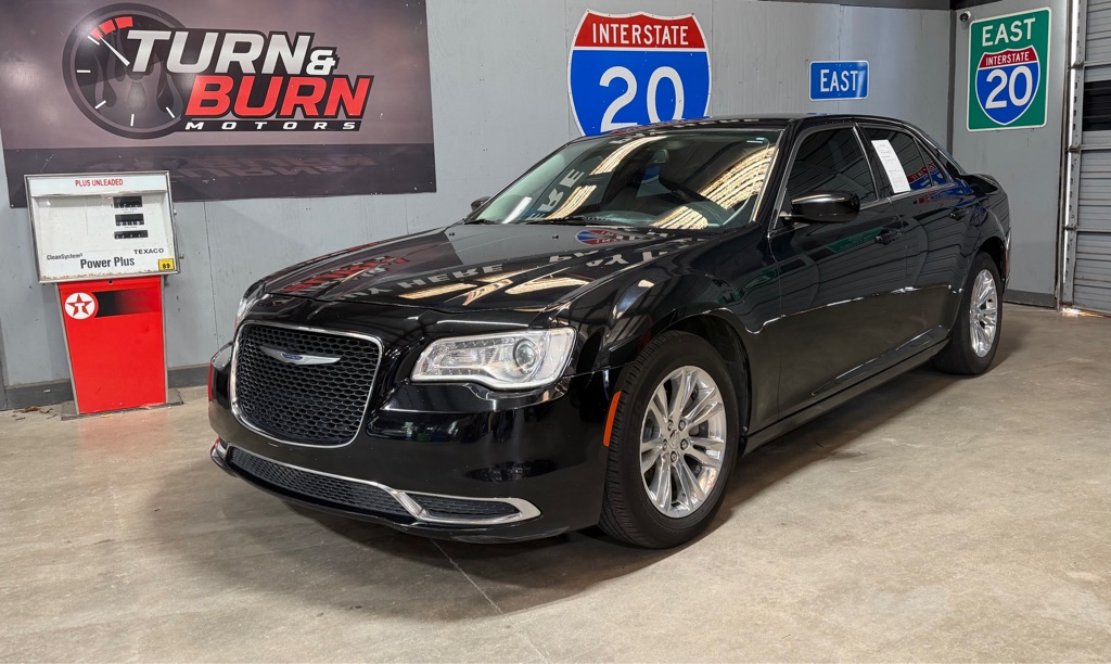 2019 CHRYSLER 300