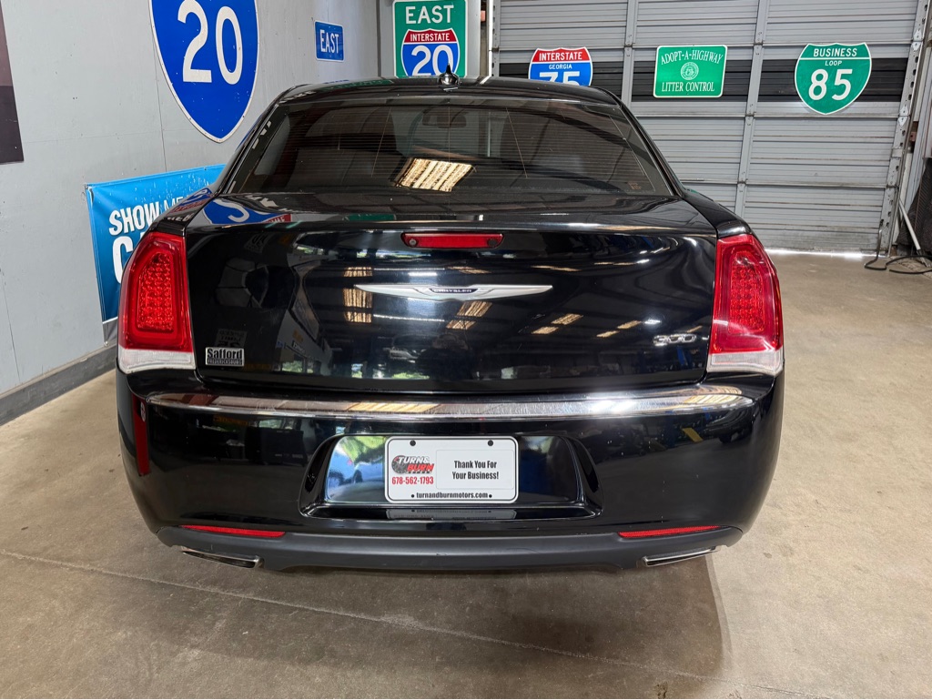 Photo 6 of this CHRYSLER 300