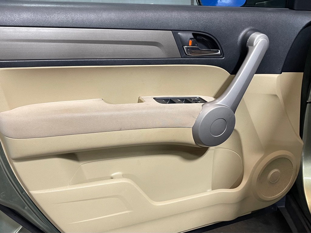 Photo 9 of this HONDA CR-V