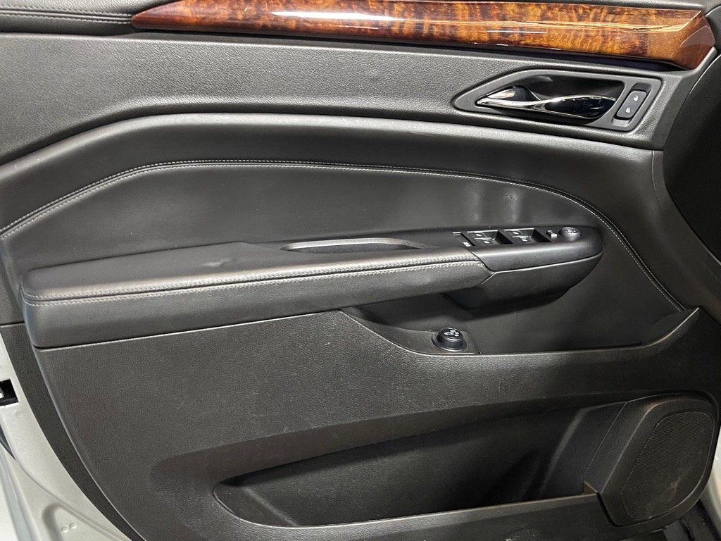 Photo 9 of this CADILLAC SRX