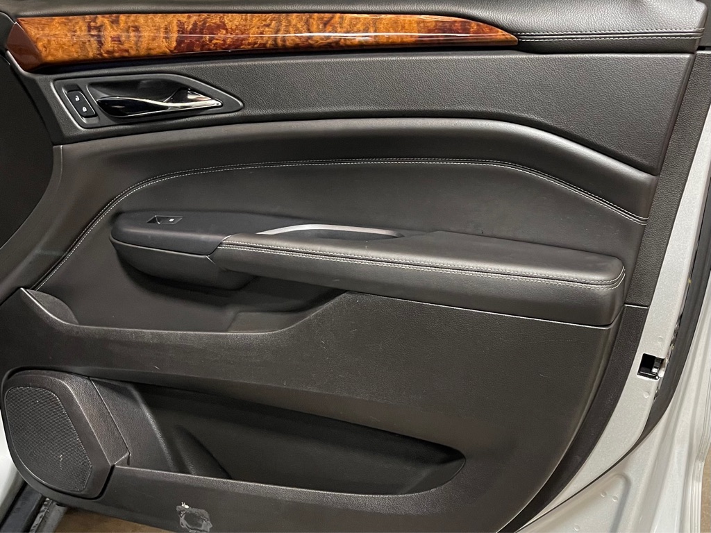 Photo 16 of this CADILLAC SRX