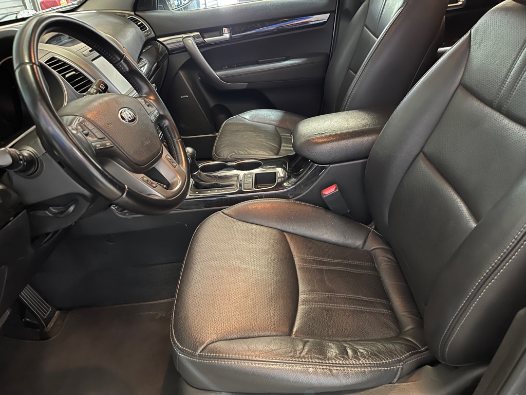 Photo 10 of this KIA SORENTO