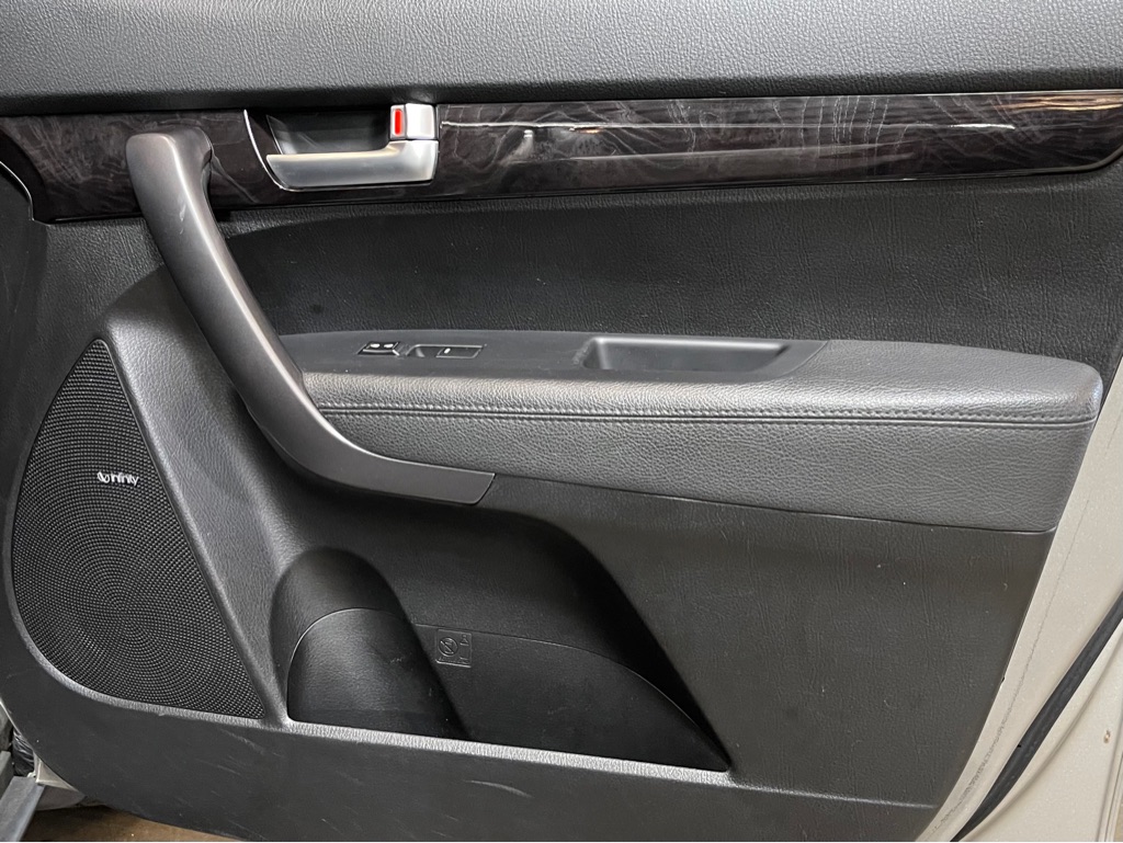 Photo 16 of this KIA SORENTO
