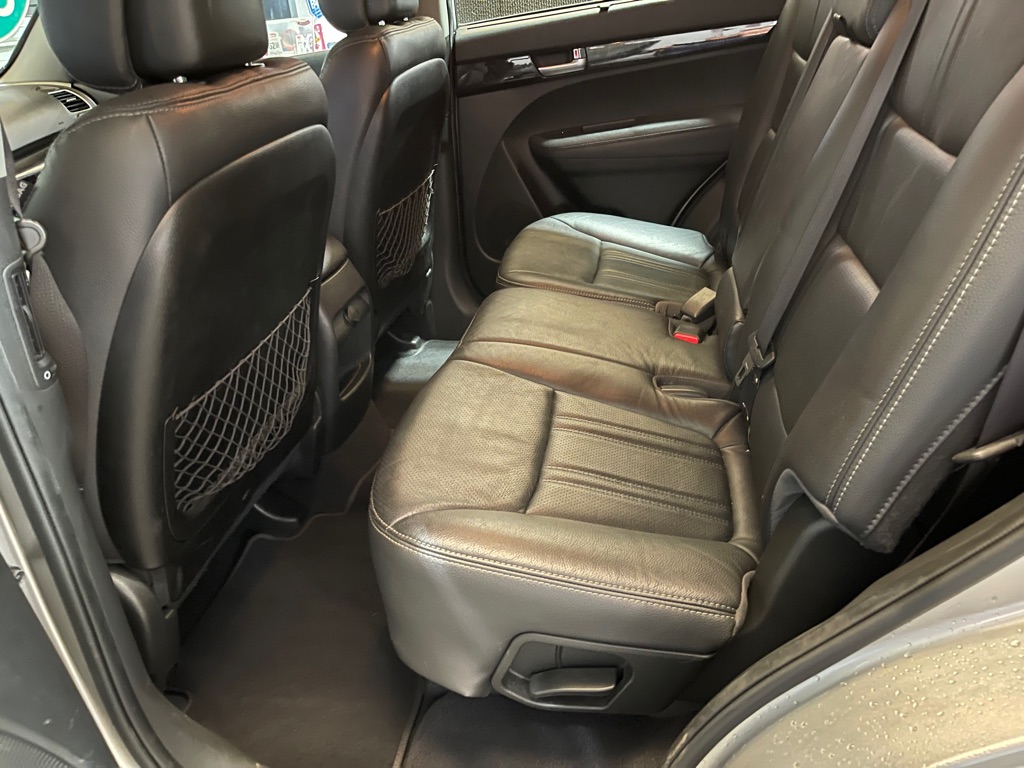 Photo 18 of this KIA SORENTO