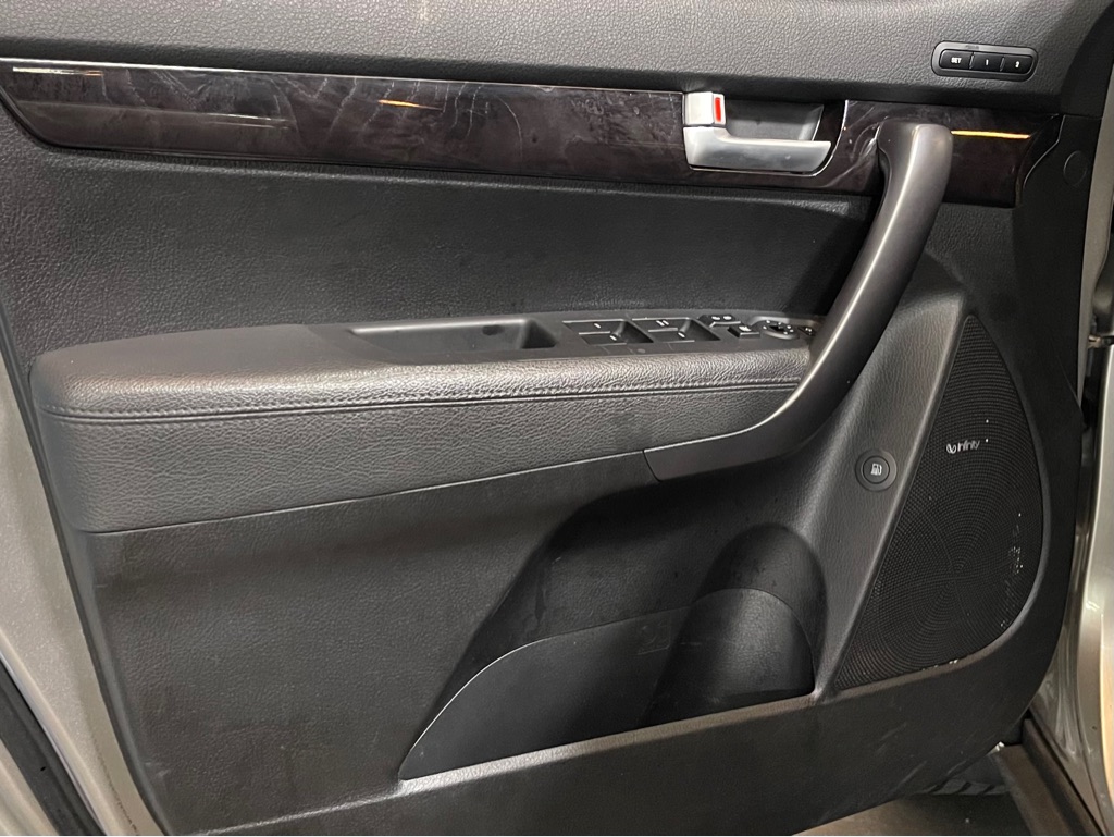 Photo 9 of this KIA SORENTO