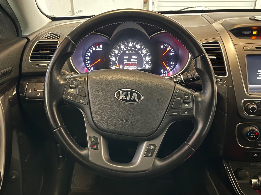 Photo 12 of this KIA SORENTO