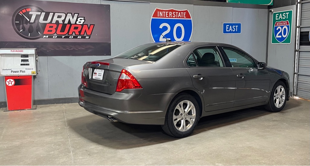 Photo 5 of this FORD FUSION