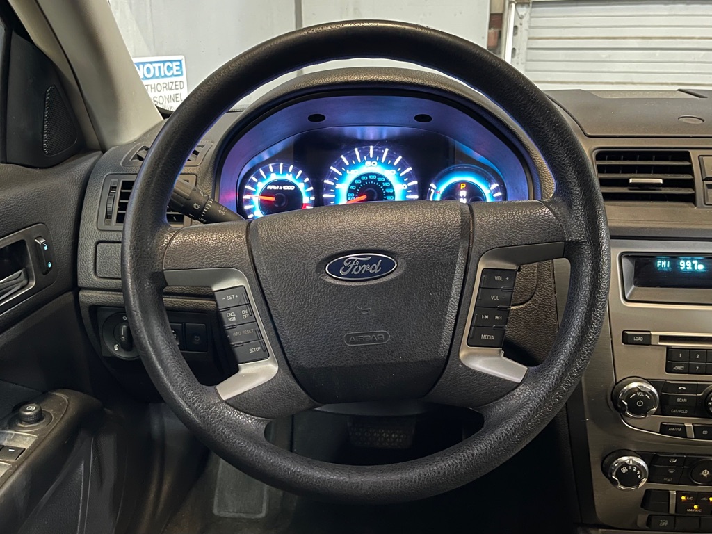 Photo 12 of this FORD FUSION
